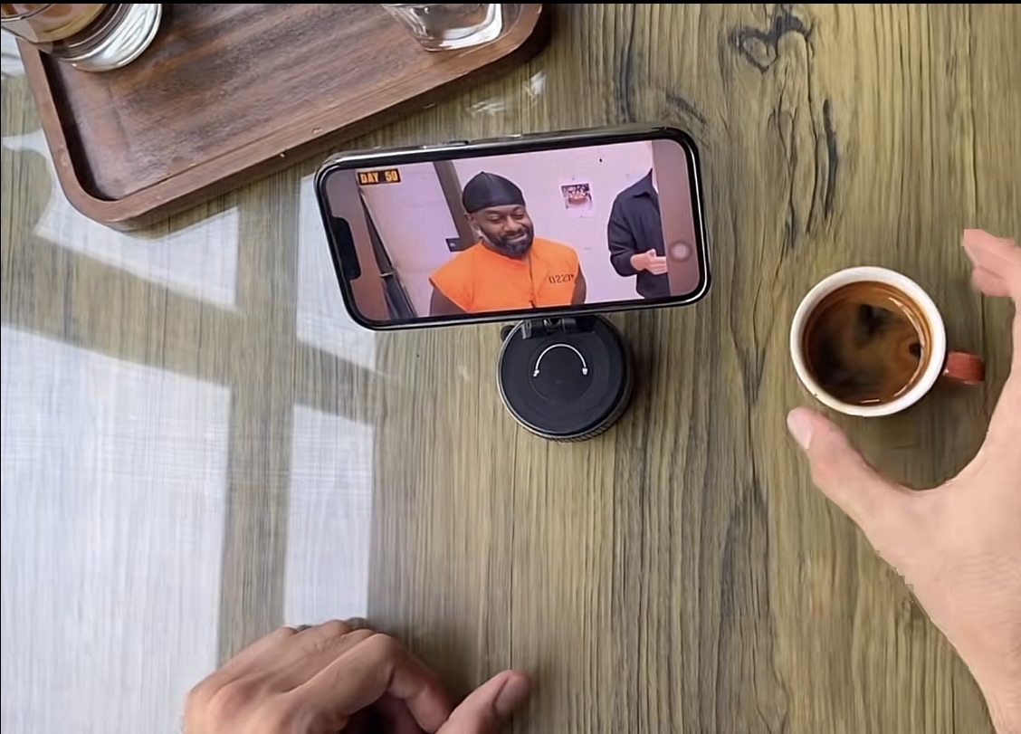 Magnetic 360° Car Phone Holder™